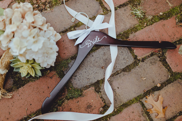 Bride Decal Hanger, Font 1